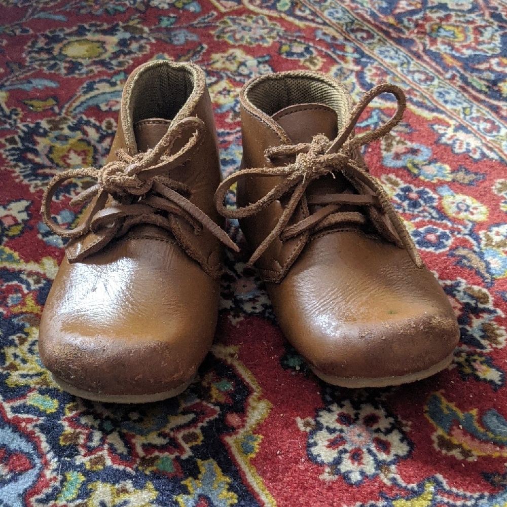 Adelisa and Co Ticupante Brown Leather Handmade Shoes - Picture 3 of 9